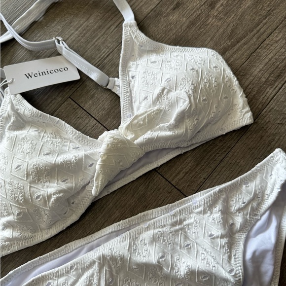 LAST PRICE🍒🤍 WEINICOCO tie knot swimming set 🤍 - Picture 5 of 10